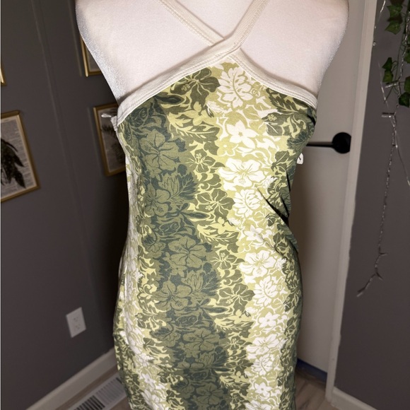 Dresses & Skirts - Floral Mini Dress in Green and Cream